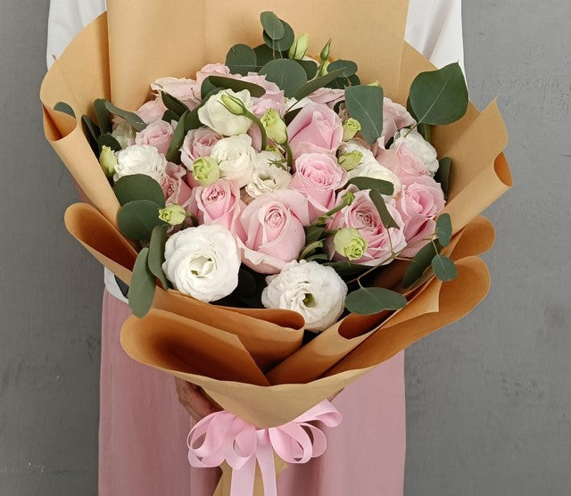 AV01 PRETTY ROSES