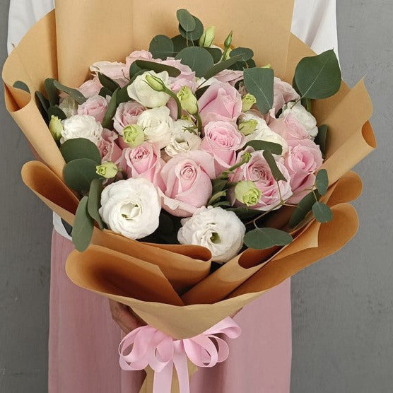 AV01 PRETTY ROSES
